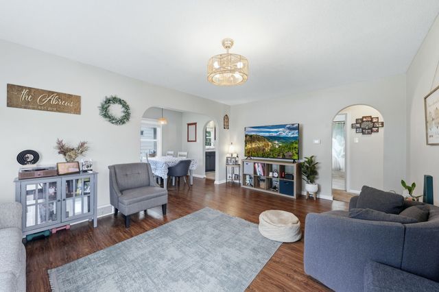 3807 50th Street, Des Moines, IA 50310