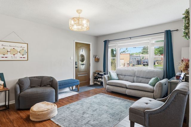3807 50th Street, Des Moines, IA 50310