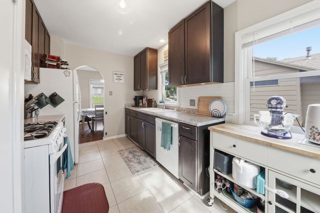 3807 50th Street, Des Moines, IA 50310