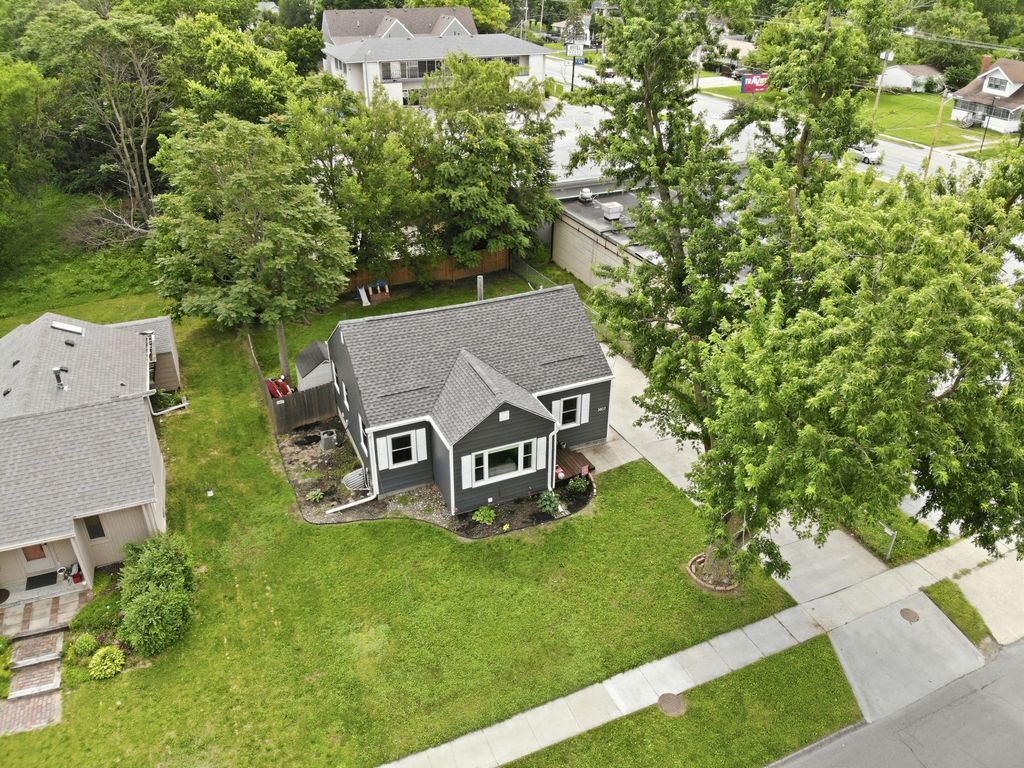3807 50th Street, Des Moines, IA 50310