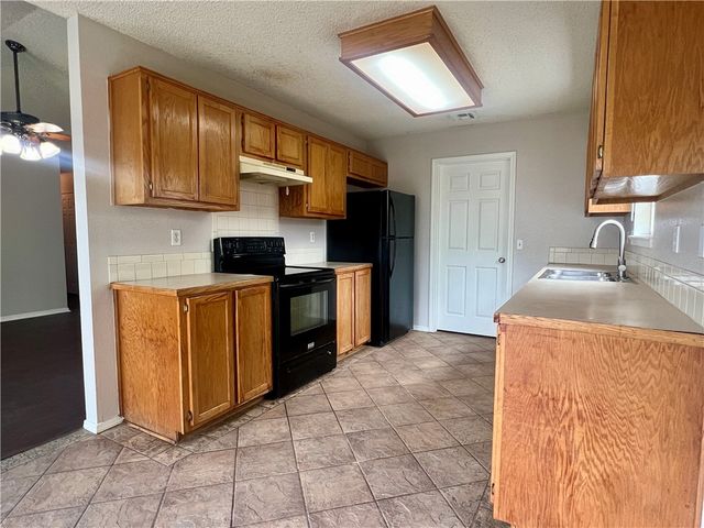 4338 W Chaparral Lane, Fayetteville, AR 72704