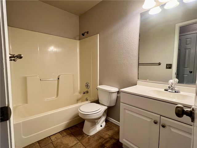 4338 W Chaparral Lane, Fayetteville, AR 72704
