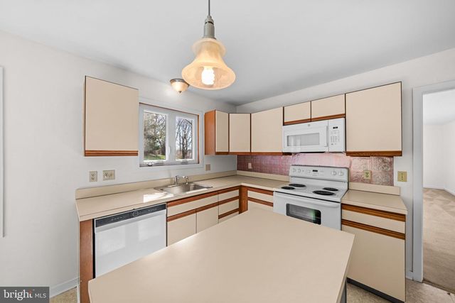 152 BUNTING DR, Wilmington, DE 19808