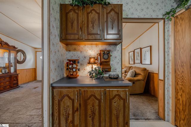 121 Kountry Lane, Walhalla, SC 29691