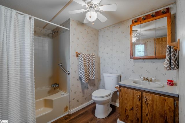 121 Kountry Lane, Walhalla, SC 29691