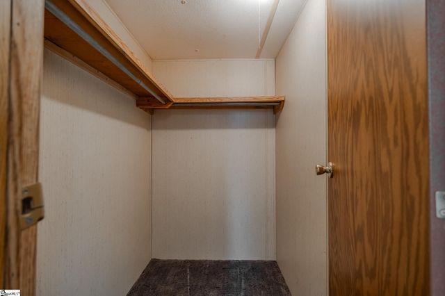 121 Kountry Lane, Walhalla, SC 29691