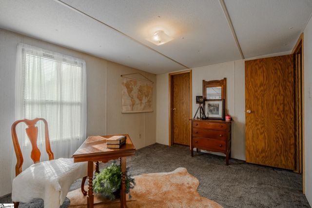 121 Kountry Lane, Walhalla, SC 29691