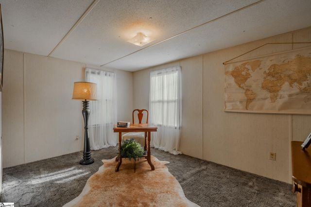 121 Kountry Lane, Walhalla, SC 29691