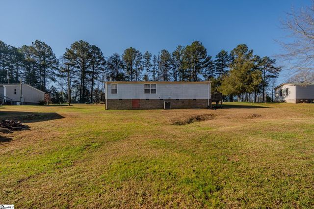 121 Kountry Lane, Walhalla, SC 29691