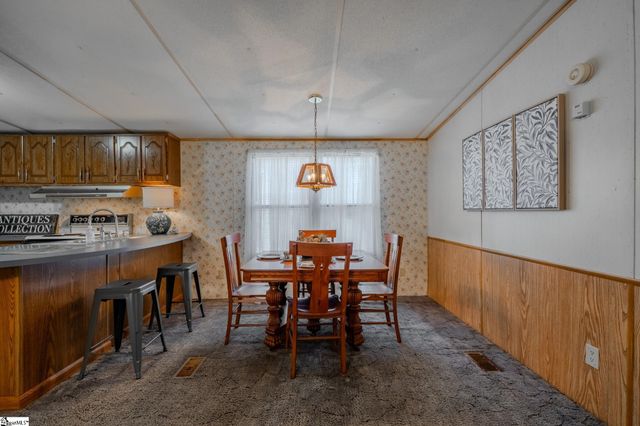 121 Kountry Lane, Walhalla, SC 29691