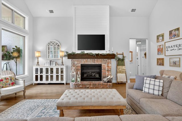 811 Big Sky Way, Argyle, TX 76226
