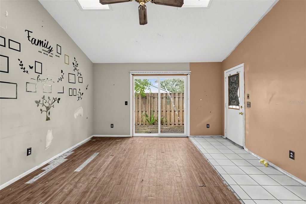 Image 13 of property listing at 4615 LIGHTHOUSE CIRCLE 116, Orlando, FL 32808