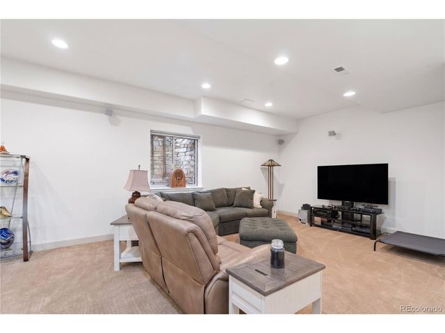 2335 N Glencoe St, Denver, CO 80207
