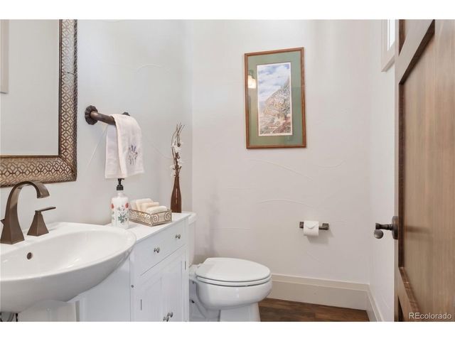 2335 N Glencoe St, Denver, CO 80207
