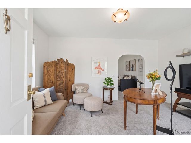 2335 N Glencoe St, Denver, CO 80207