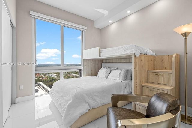 16385 Biscayne Blvd 3201, North Miami Beach, FL 33160