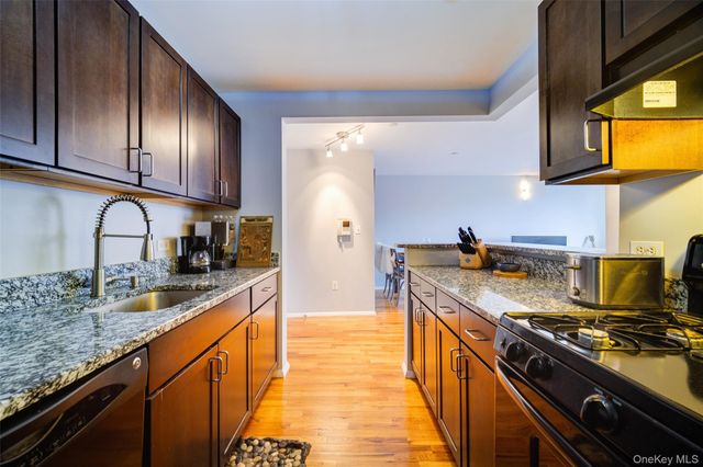 150 Featherbed Lane 4B, Bronx, NY 10452