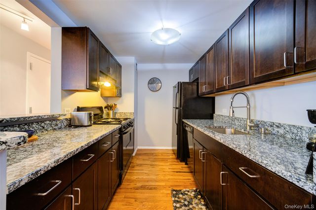 150 Featherbed Lane 4B, Bronx, NY 10452