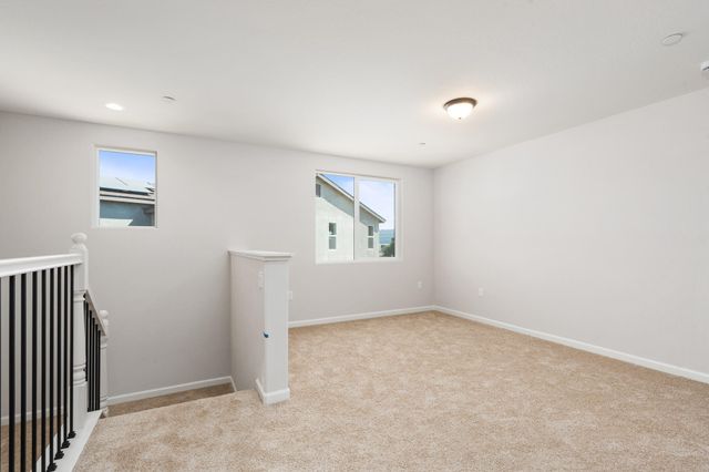 684 S Plum Street, Dinuba, CA 93618