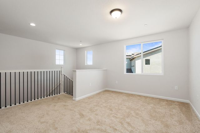 684 S Plum Street, Dinuba, CA 93618