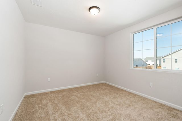 684 S Plum Street, Dinuba, CA 93618