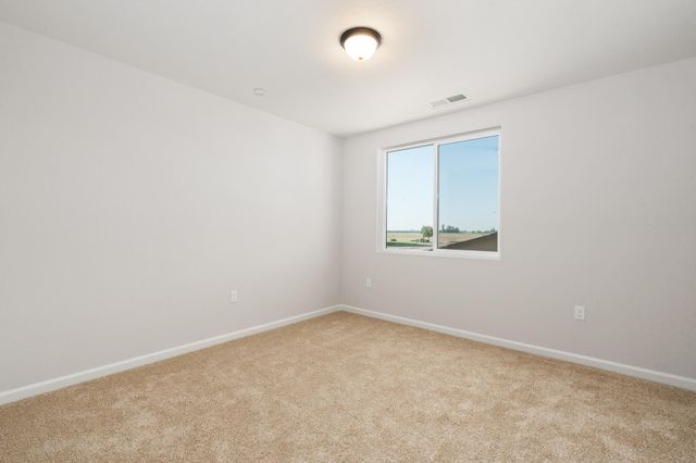 684 S Plum Street, Dinuba, CA 93618