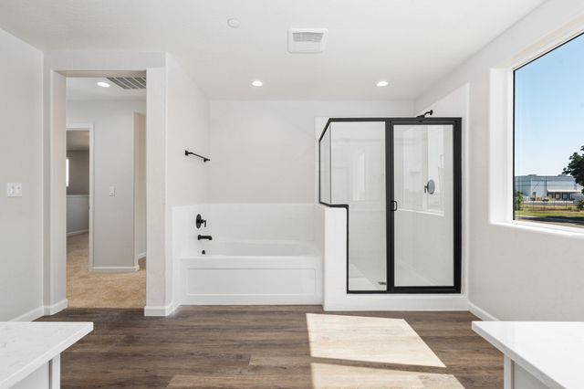684 S Plum Street, Dinuba, CA 93618