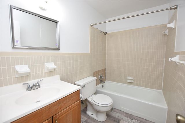 619 ROBIN ROAD 2, Lakeland, FL 33803