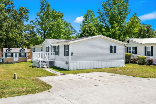 500 Folly Estates Dr., Myrtle Beach, SC 29588