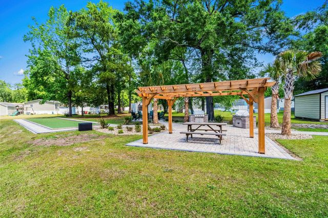 500 Folly Estates Dr., Myrtle Beach, SC 29588
