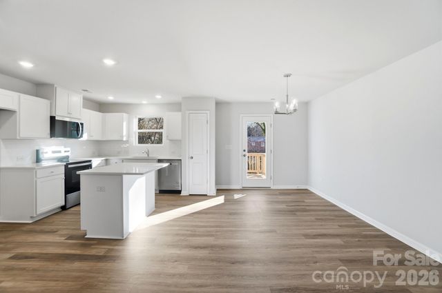 1207 Suncrest Avenue, Statesville, NC 28677