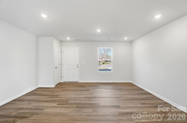 1207 Suncrest Avenue, Statesville, NC 28677