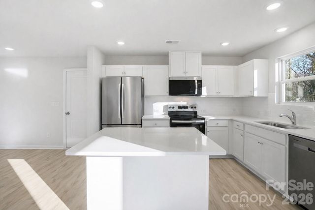 1207 Suncrest Avenue, Statesville, NC 28677