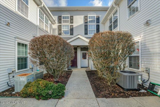 785 Banyan Court, Marlboro, NJ 07746