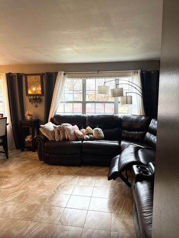 14241 S Marquette Avenue, Burnham, IL 60633