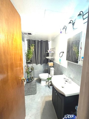 14241 S Marquette Avenue, Burnham, IL 60633