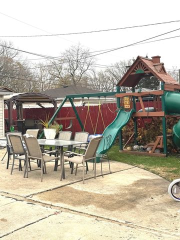 14241 S Marquette Avenue, Burnham, IL 60633