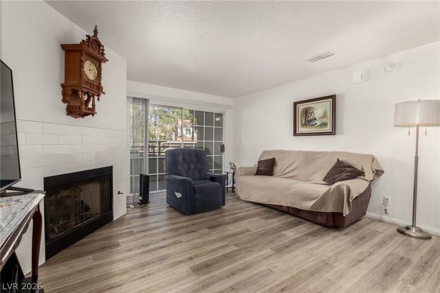 2200 South Fort Apache Road 1093, Las Vegas, NV 89117