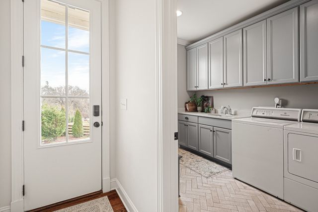 1041 Lawson Ln, Nolensville, TN 37135