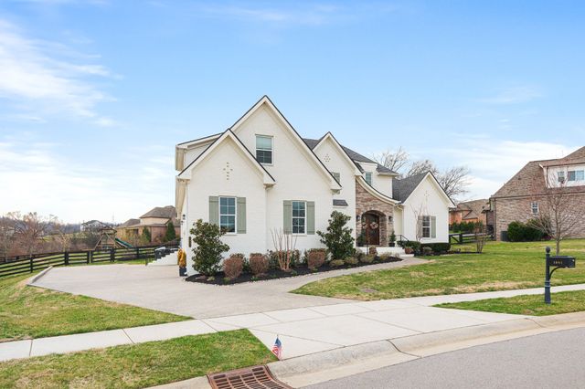 1041 Lawson Ln, Nolensville, TN 37135