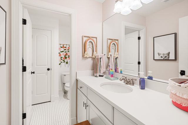 1041 Lawson Ln, Nolensville, TN 37135