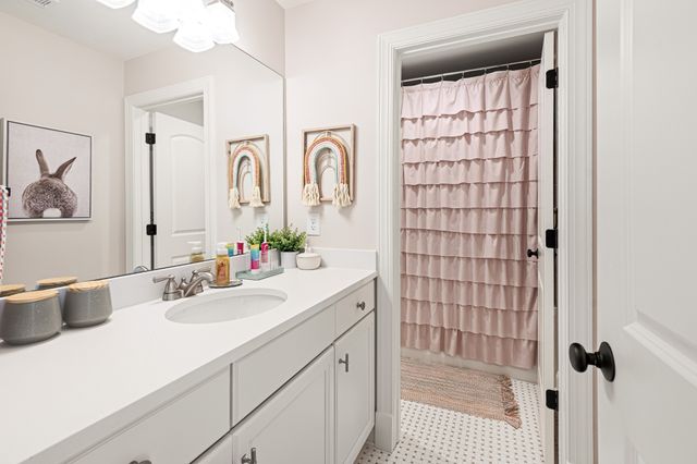 1041 Lawson Ln, Nolensville, TN 37135