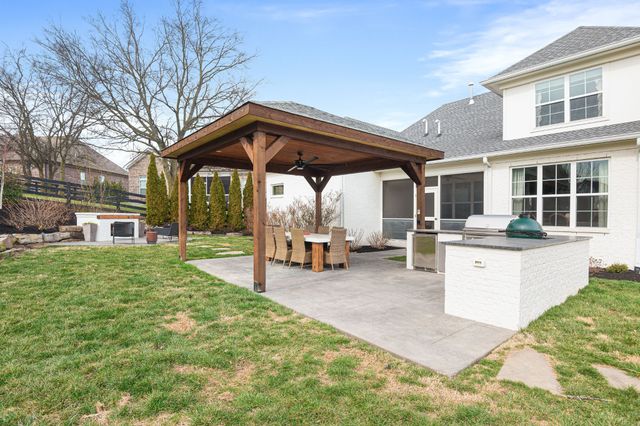 1041 Lawson Ln, Nolensville, TN 37135