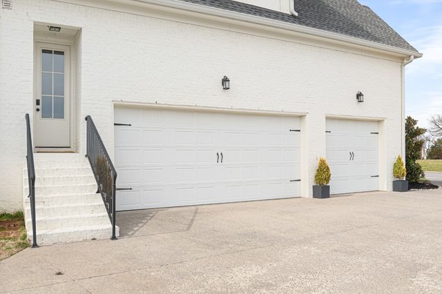 1041 Lawson Ln, Nolensville, TN 37135