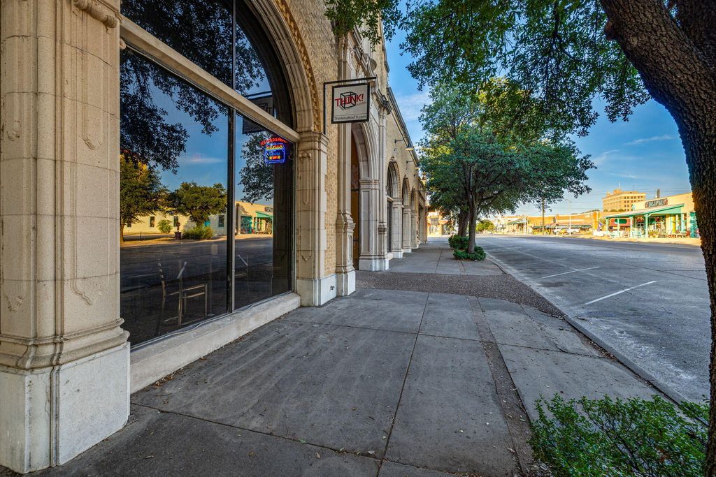 Image 10 of property listing at 115-119 E Concho Avenue, San Angelo, TX 76903