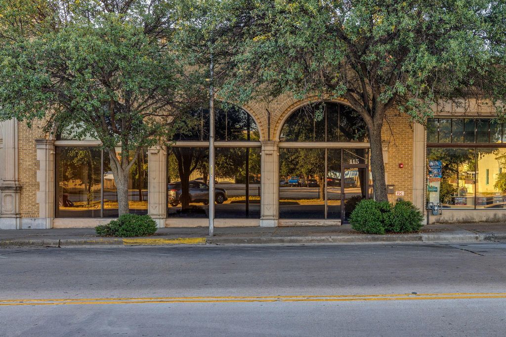 Image 2 of property listing at 115-119 E Concho Avenue, San Angelo, TX 76903
