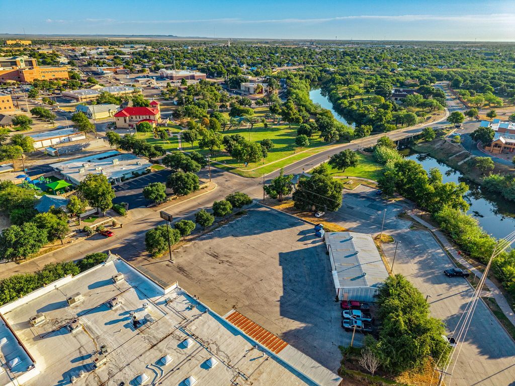 Image 22 of property listing at 115-119 E Concho Avenue, San Angelo, TX 76903