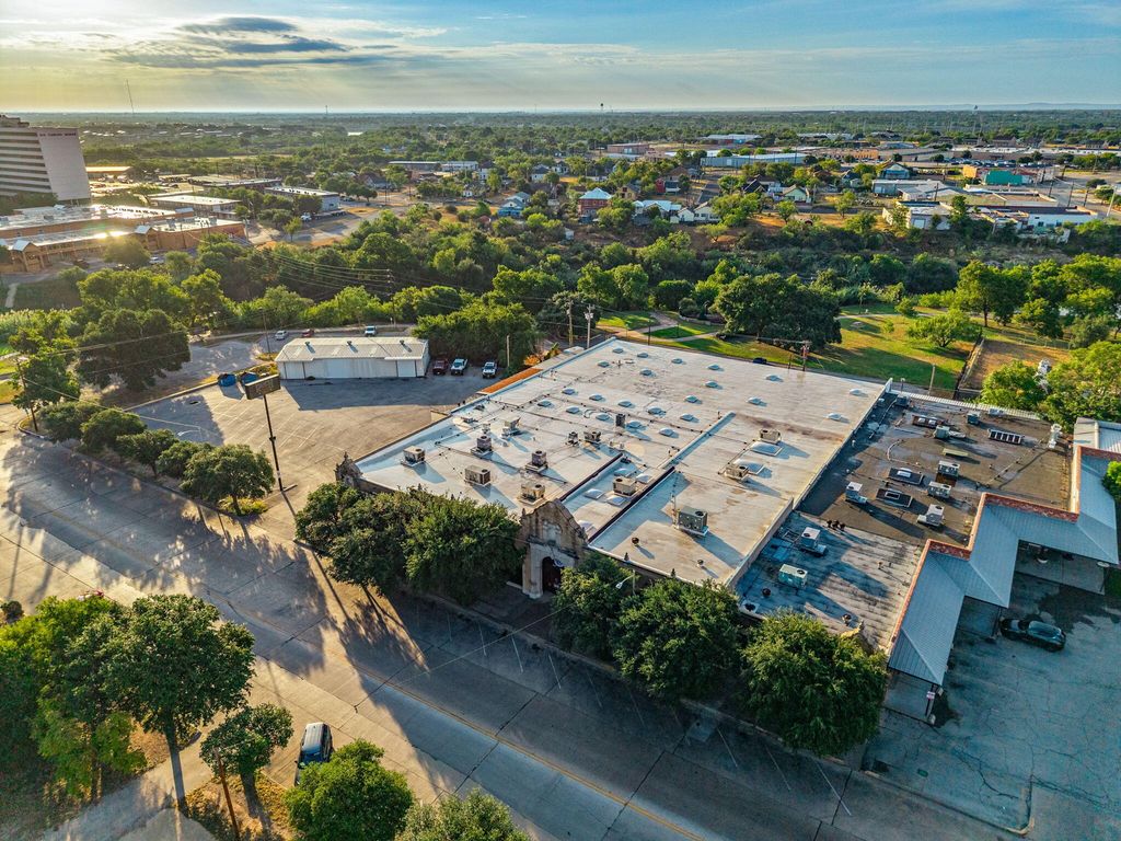 Image 29 of property listing at 115-119 E Concho Avenue, San Angelo, TX 76903