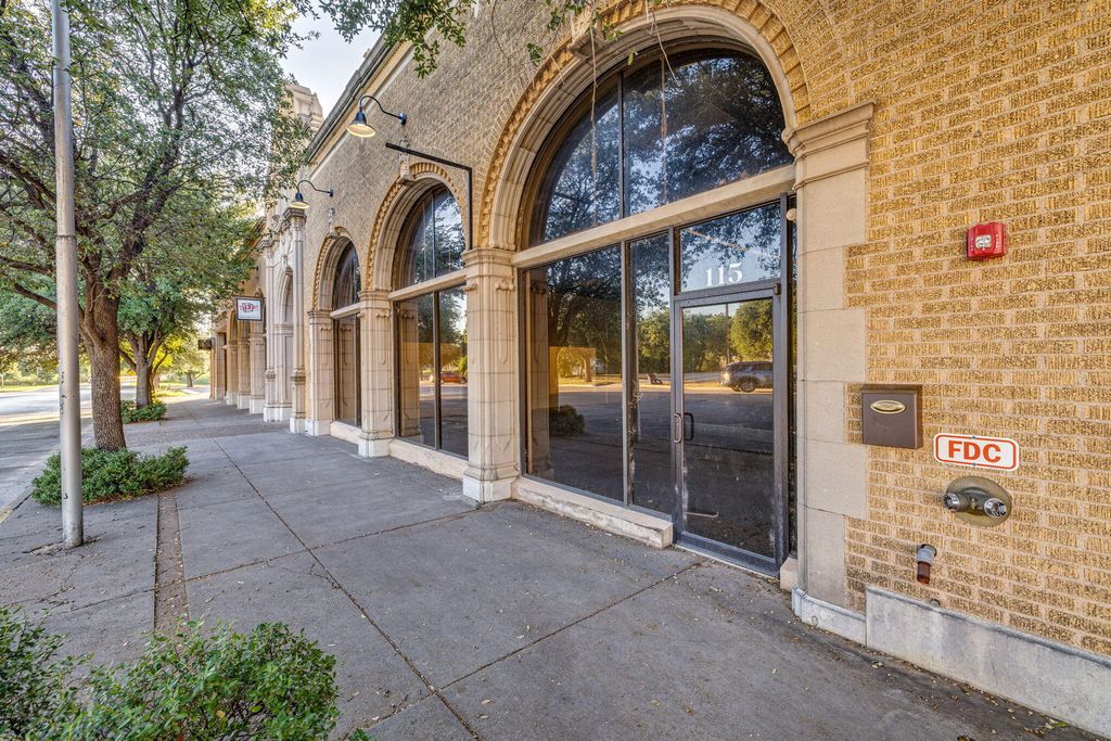 Image 3 of property listing at 115-119 E Concho Avenue, San Angelo, TX 76903