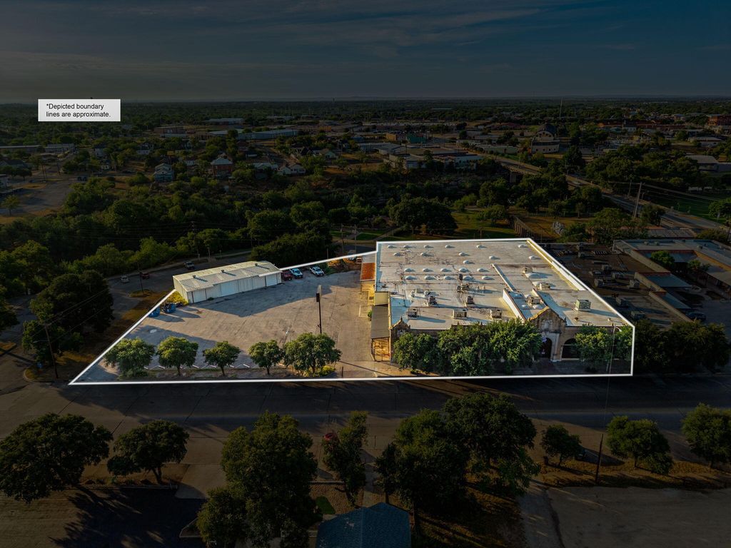 Image 31 of property listing at 115-119 E Concho Avenue, San Angelo, TX 76903